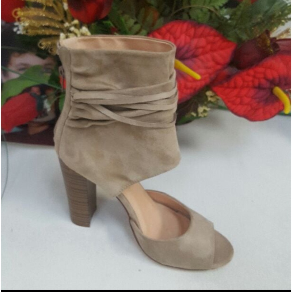 Fashion open toe heels